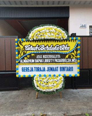 Papan Bunga Duka di Kakas Barat